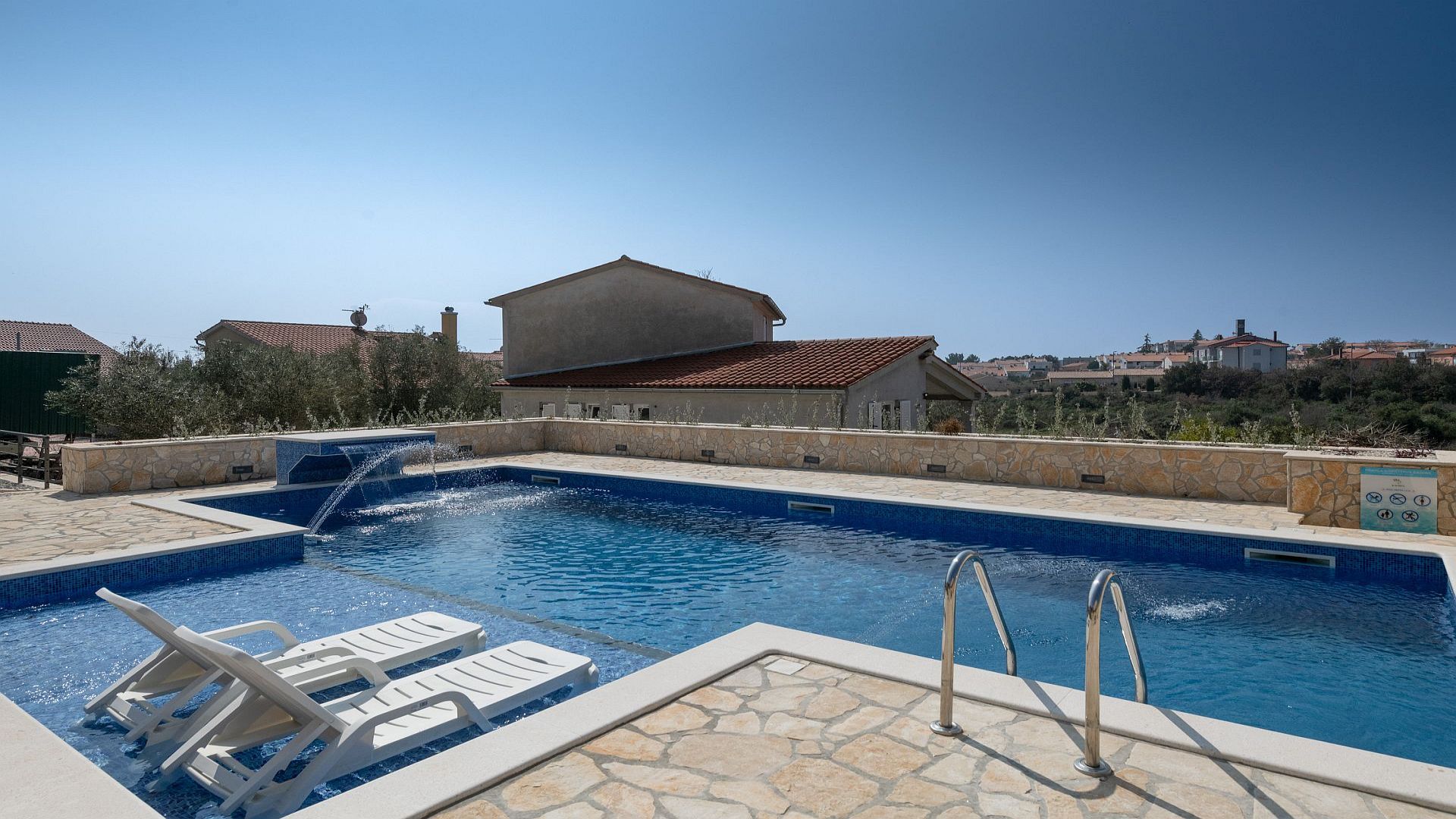 Villakalistaistriana 12
