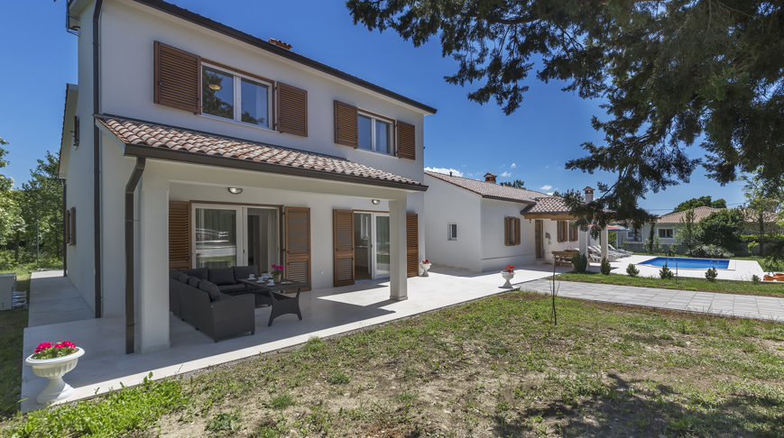 Villaana 51
