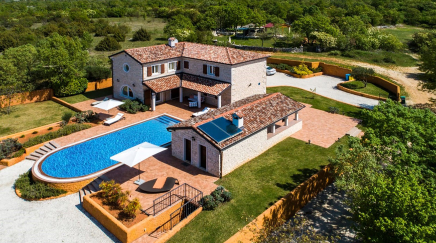 Villaluxoriaema14