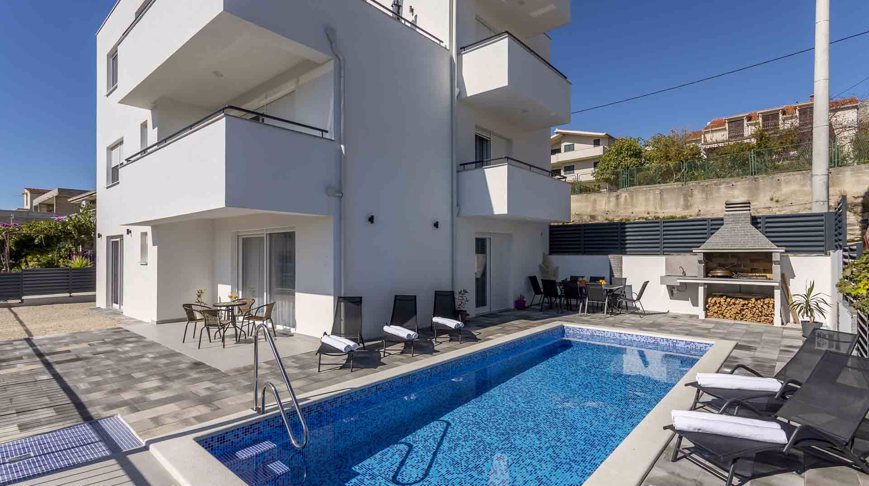 Villa Tomi 01